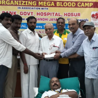 Team TPSOH donated Rs I Lakh to Lions Clubs Of Hosur towards EYE HOSPITAL